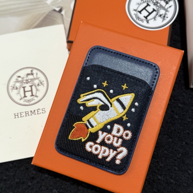 【限定新入荷】エルメス Cheval MagSafe 本革カードケース「12 シリーズ以降全 iPhone 対応」