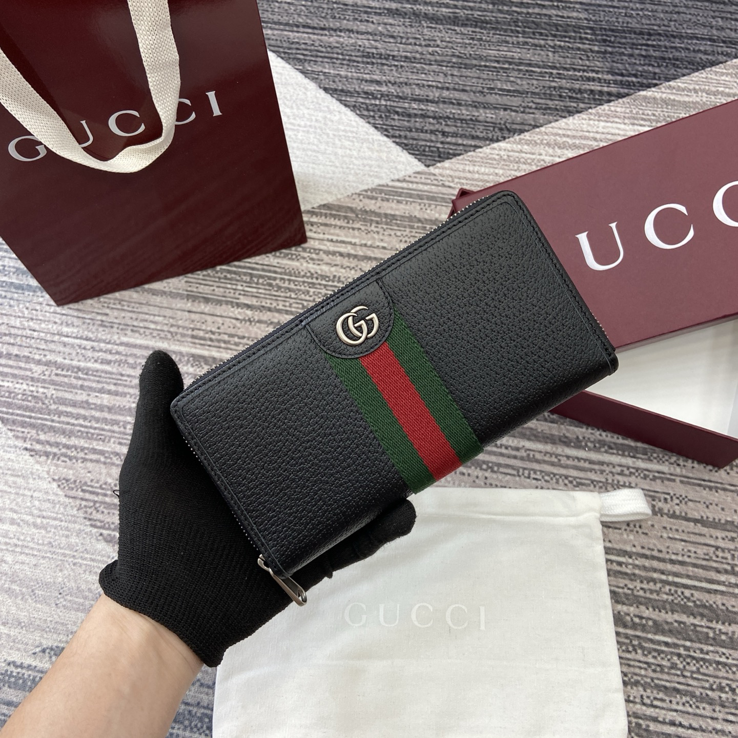 グッチ「Gucci」ジッパーウォレット