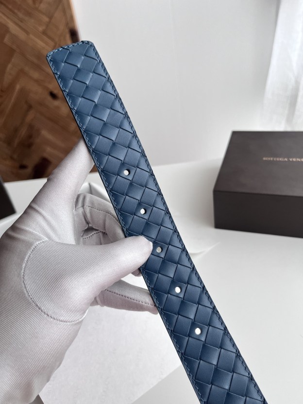 ボッテガ・ヴェネタ「Bottega Veneta」イントレチャート リバーシブル ベルト