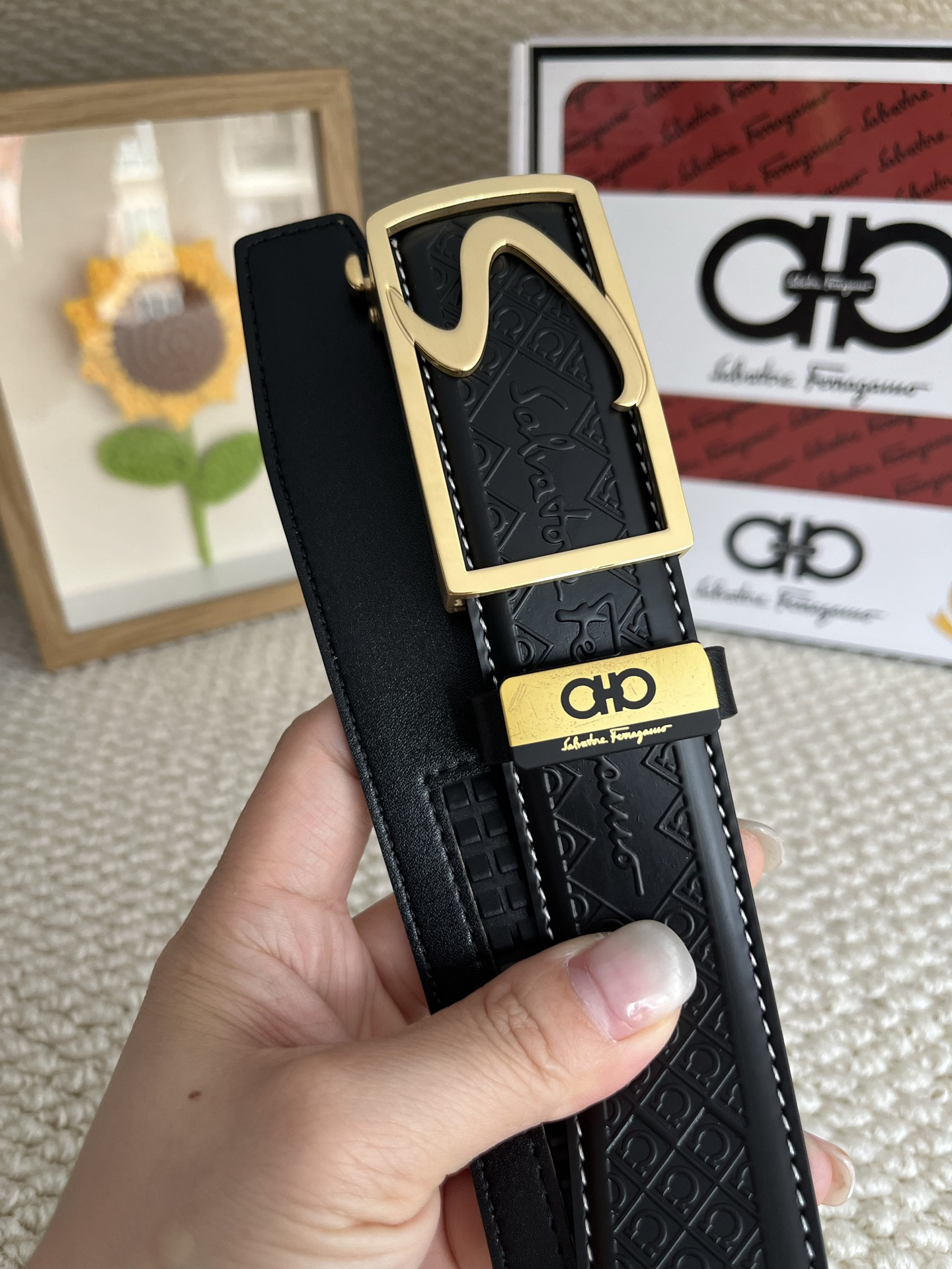 【新規倉庫入り】Salvatore Ferragamo 職人仕上げ高級ベルト「全長約 100cm」