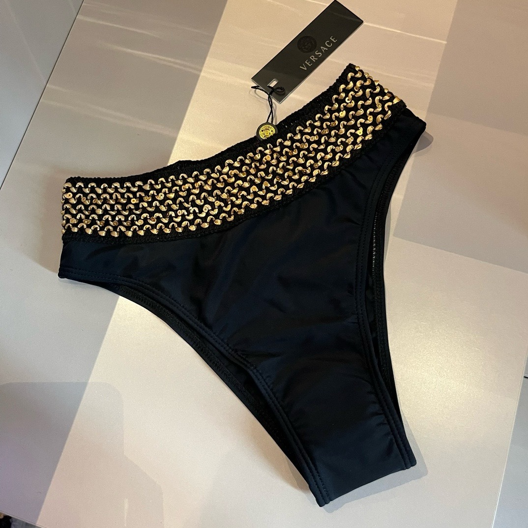 ヴェルサーチ「Versace」セパレート水着「2025夏季限定・人気プレミアムスイム登場！」