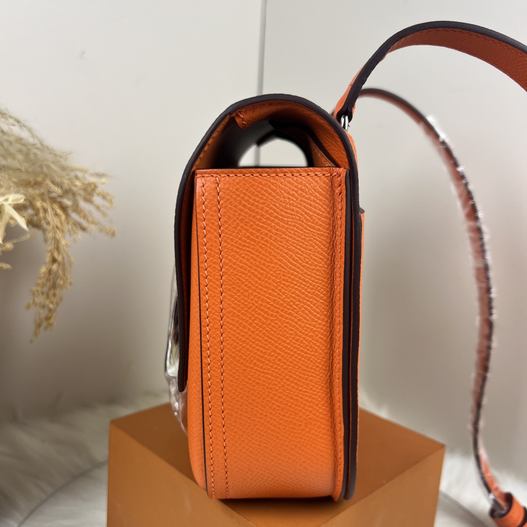 【厳選新入荷】エルメス Della Cavalleria Mini サドル金具クロスボディバッグ「乗馬モチーフ本革ショルダー」