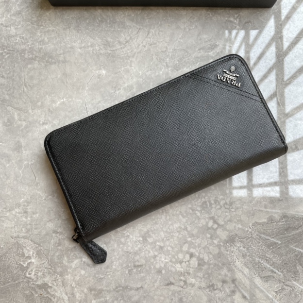プラダ「PRADA」サフィアーノレザー 財布