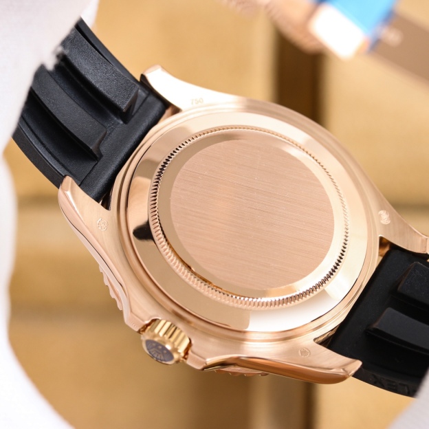 ロレックス［Rolex］ヨットマスター シリーズ 超強アイスブルー夜光モデル — 航海の闇を照らす究極の輝き