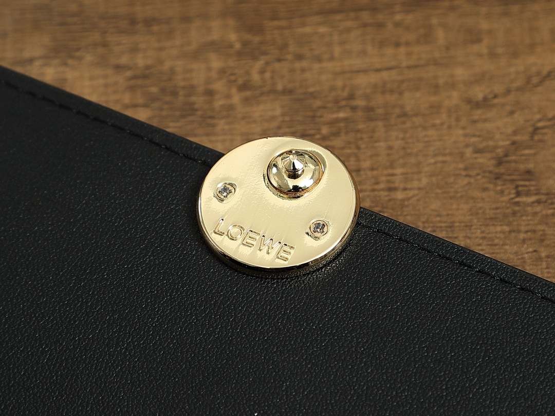 ロエベ「LOEWE」アナグラム コンティネンタル ウォレット 3色