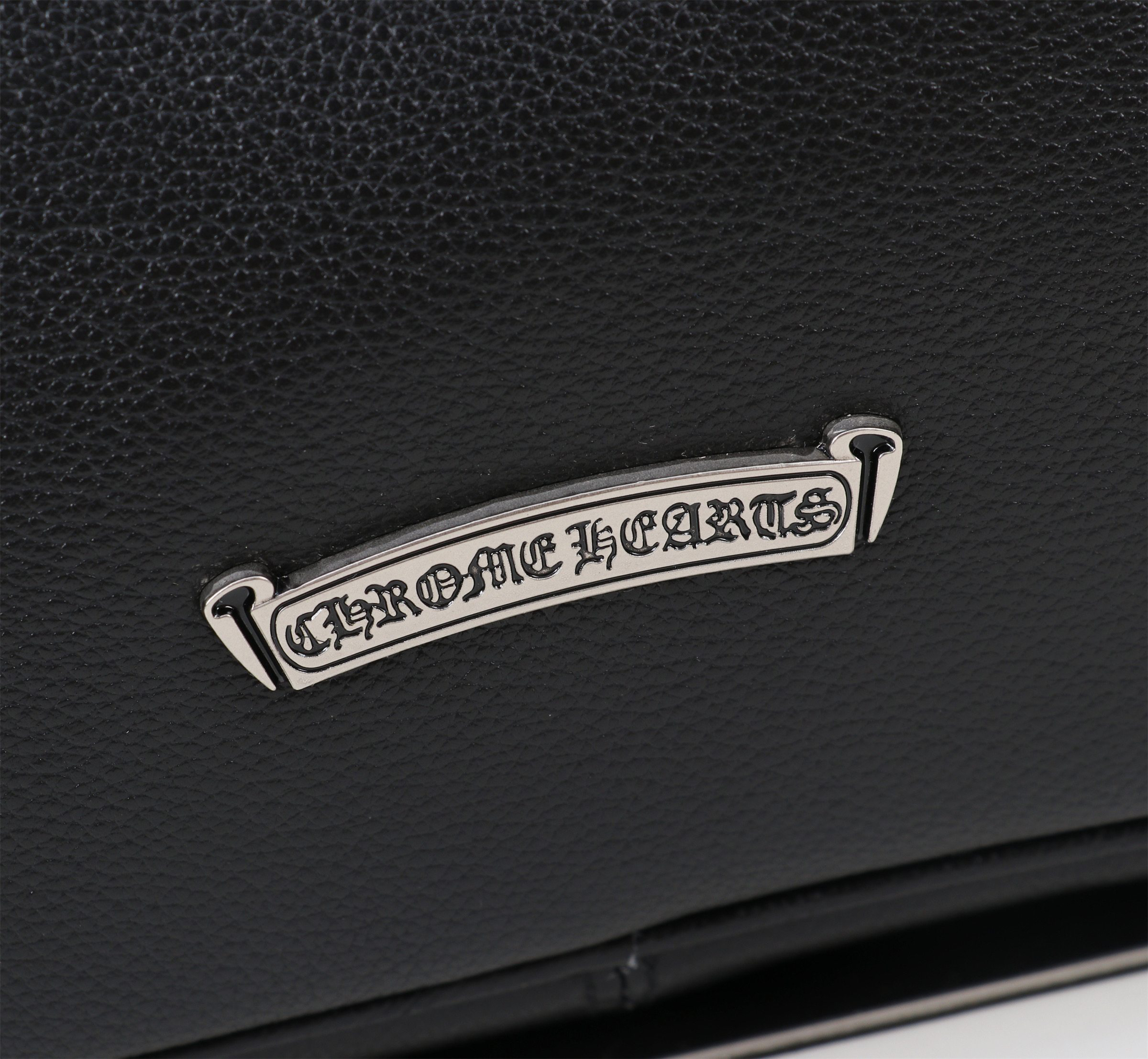 クロムハーツ「Chrome Hearts」十字架のショルダーバッグ