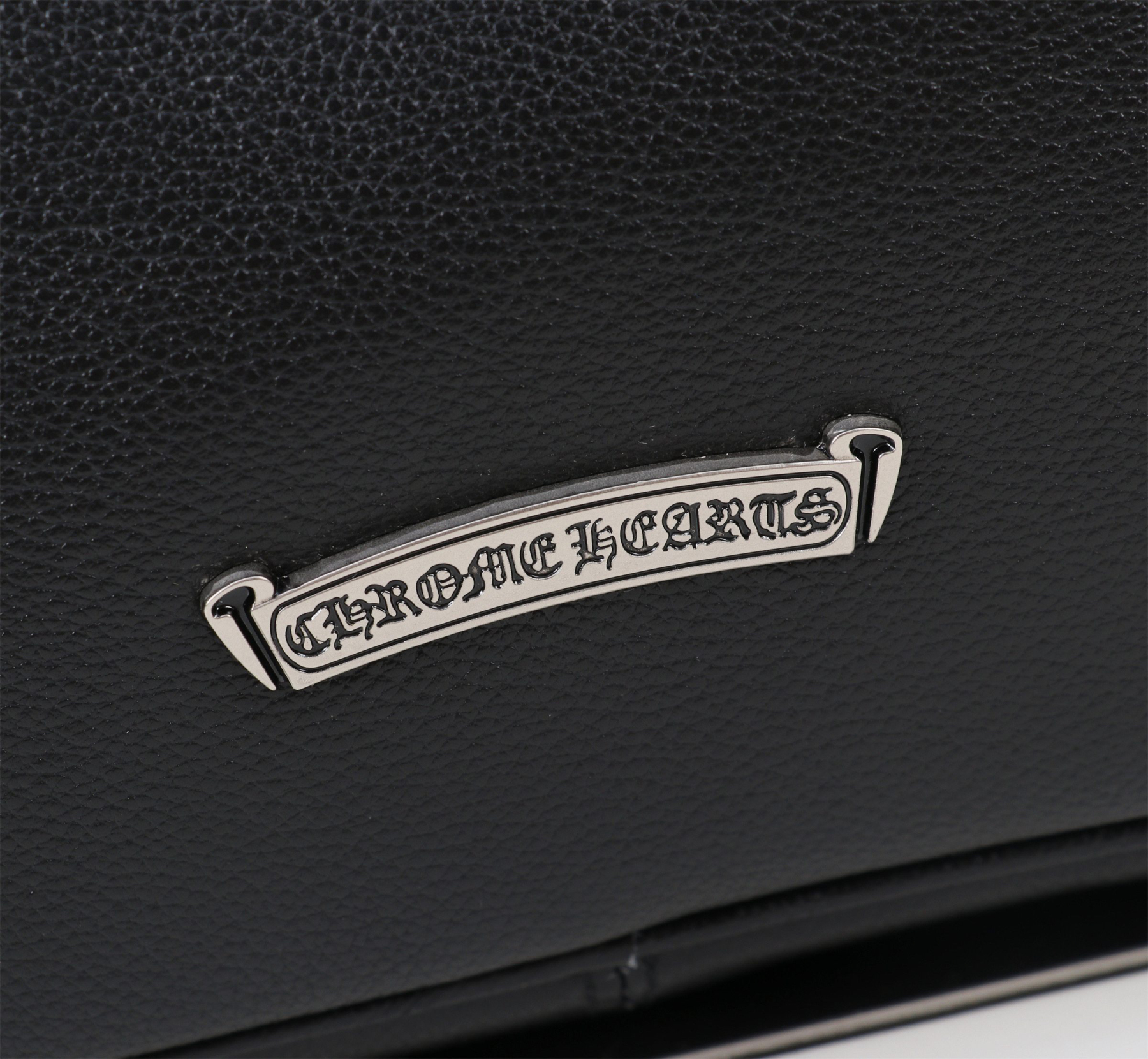 クロムハーツ「Chrome Hearts」十字架のショルダーバッグ