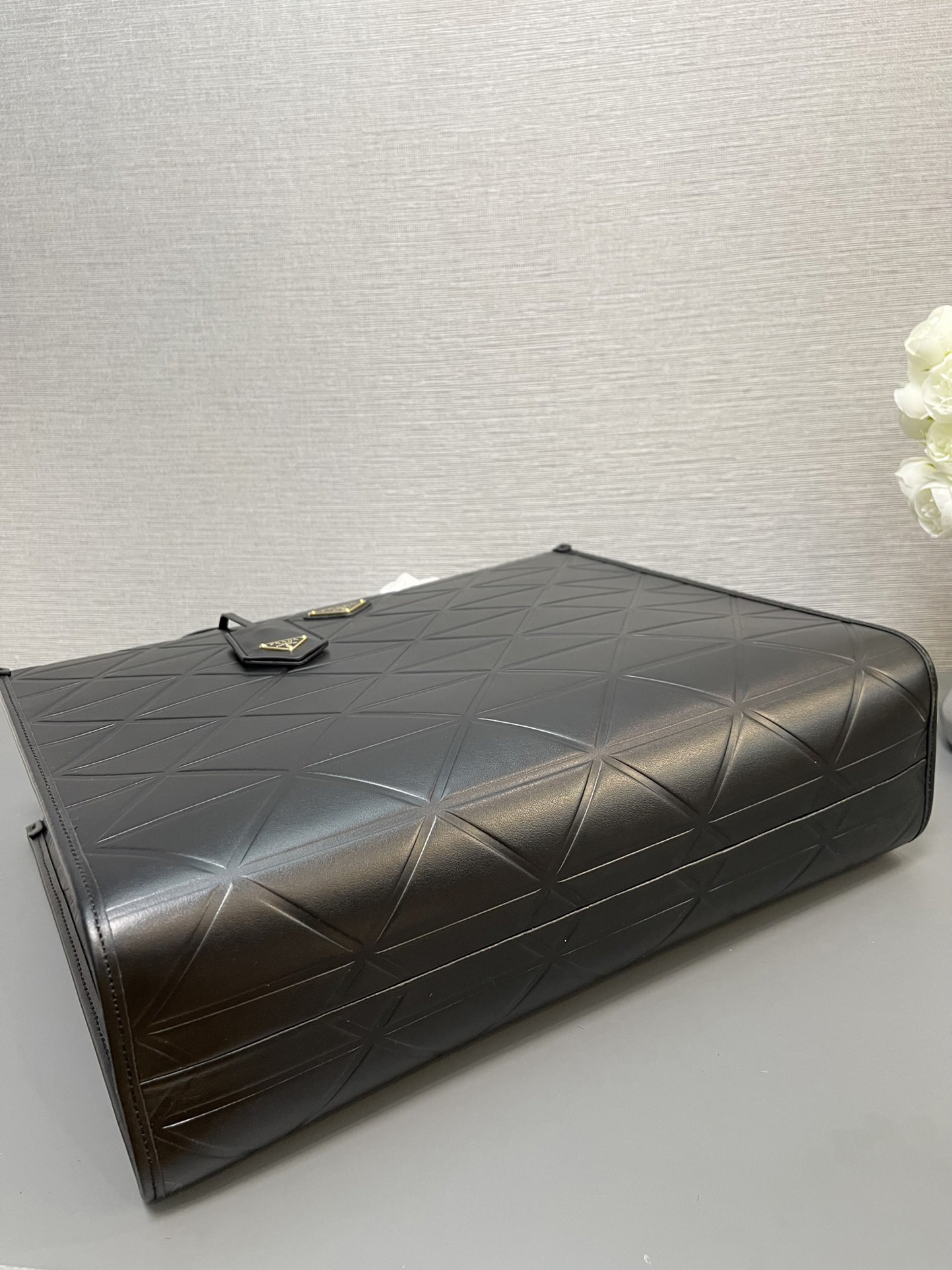 プラダ「Prada」トライアングルキルティング トートバッグ ラージトート