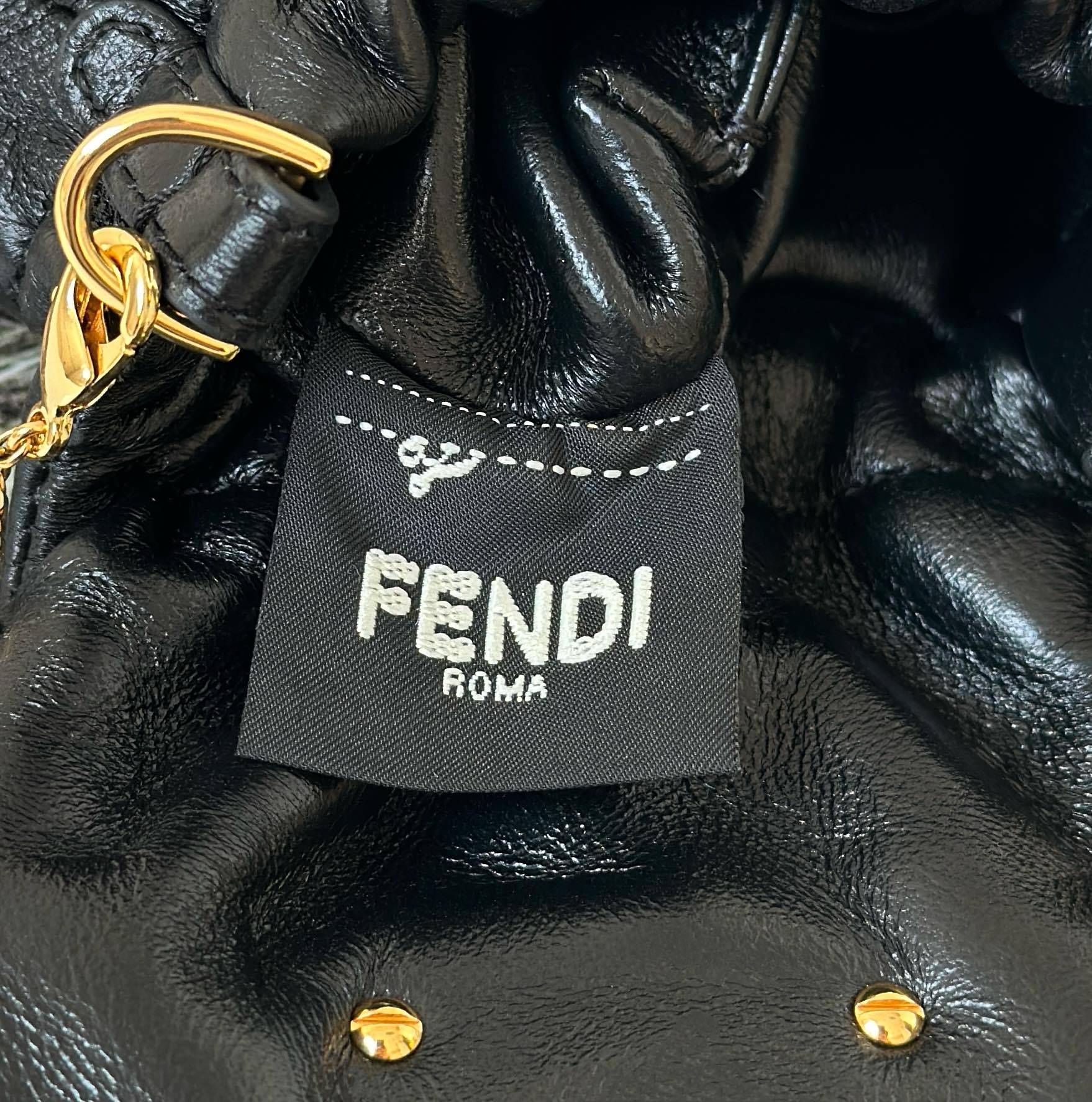 フェンディ「Fendi」Nano Mamma Baguette レザー ハンドバッグ