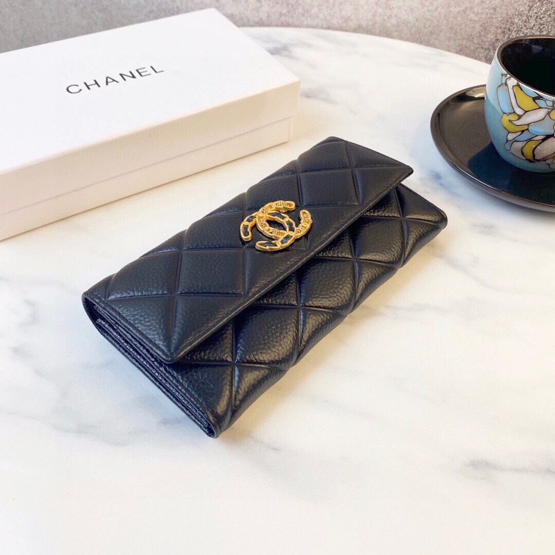 シャネル「Chanel」 ラムスキン フラップ ウォレット 財布
