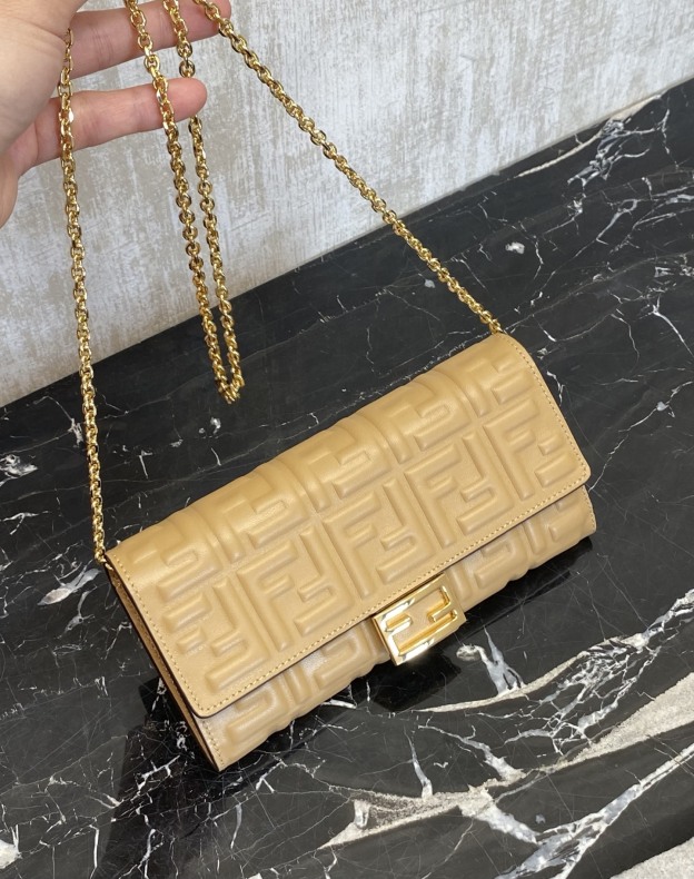 フェンディ「Fendi」バゲット 長財布 ナッパレザー ウォレット