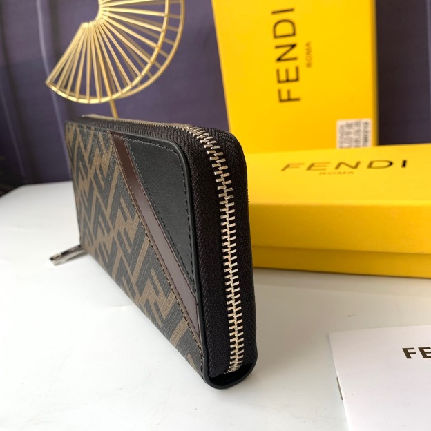 フェンディ「Fendi」ダイアゴナル ジップアラウンド財布
