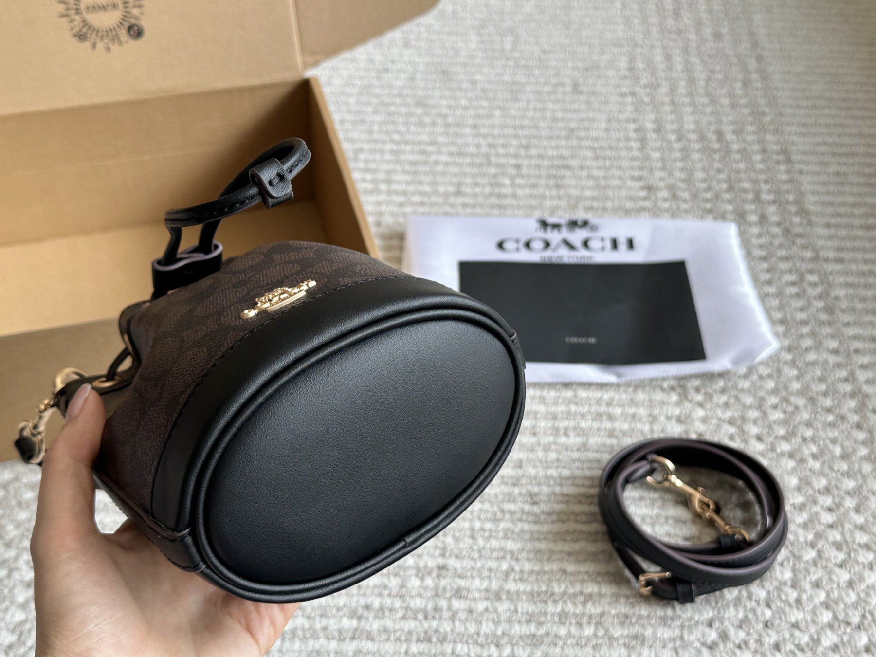 コーチ「Coach」Mini Dempsey バケットバッグ