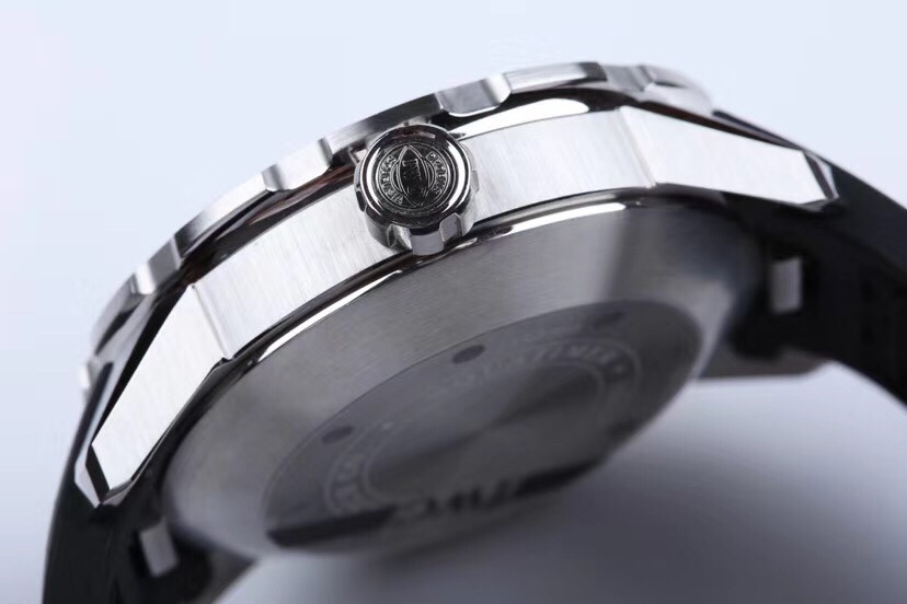 アイ・ダブリュー・シー「IWC」 アクアタイマー 44mm ダイバーズウォッチ