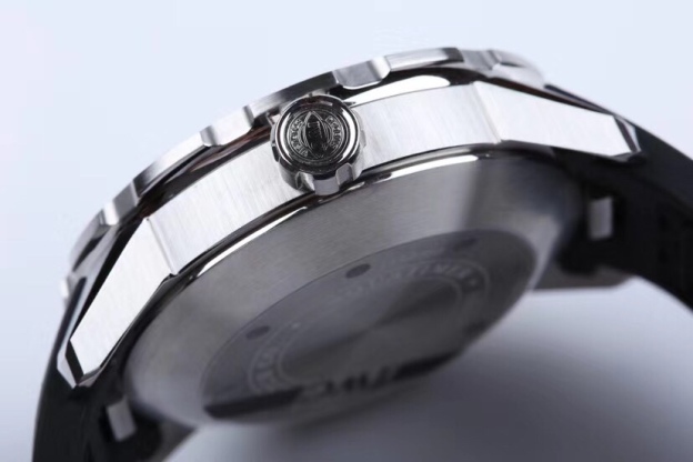 アイ・ダブリュー・シー「IWC」 アクアタイマー 44mm ダイバーズウォッチ