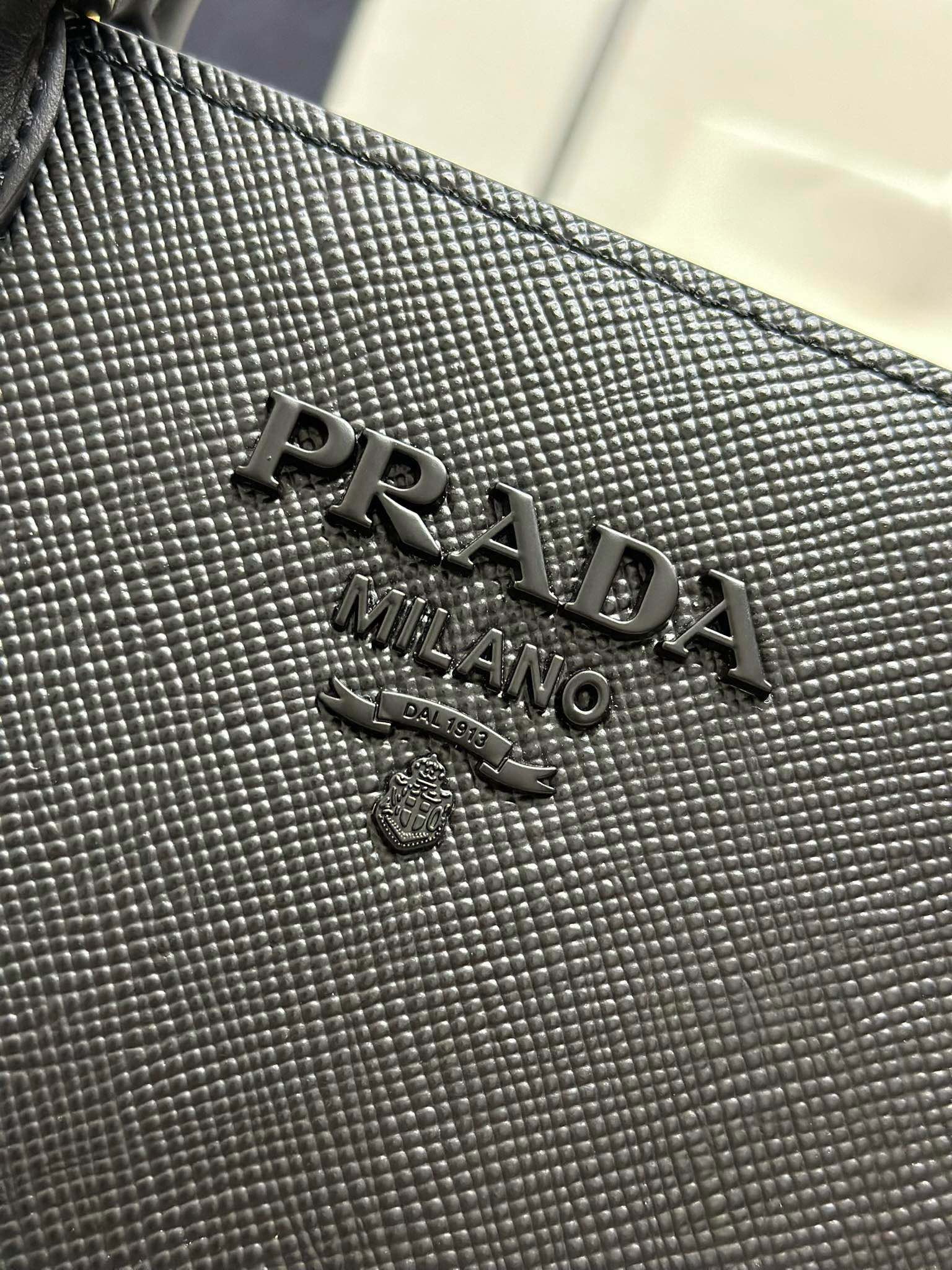 プラダ「Prada」アップグレード ラージトートバッグ（テキスタイルストラップ）