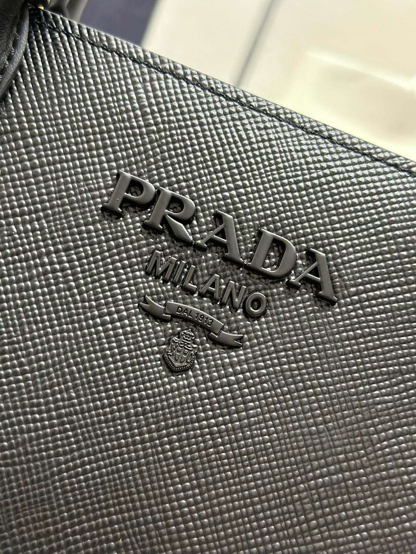 プラダ「Prada」アップグレード ラージトートバッグ（テキスタイルストラップ）