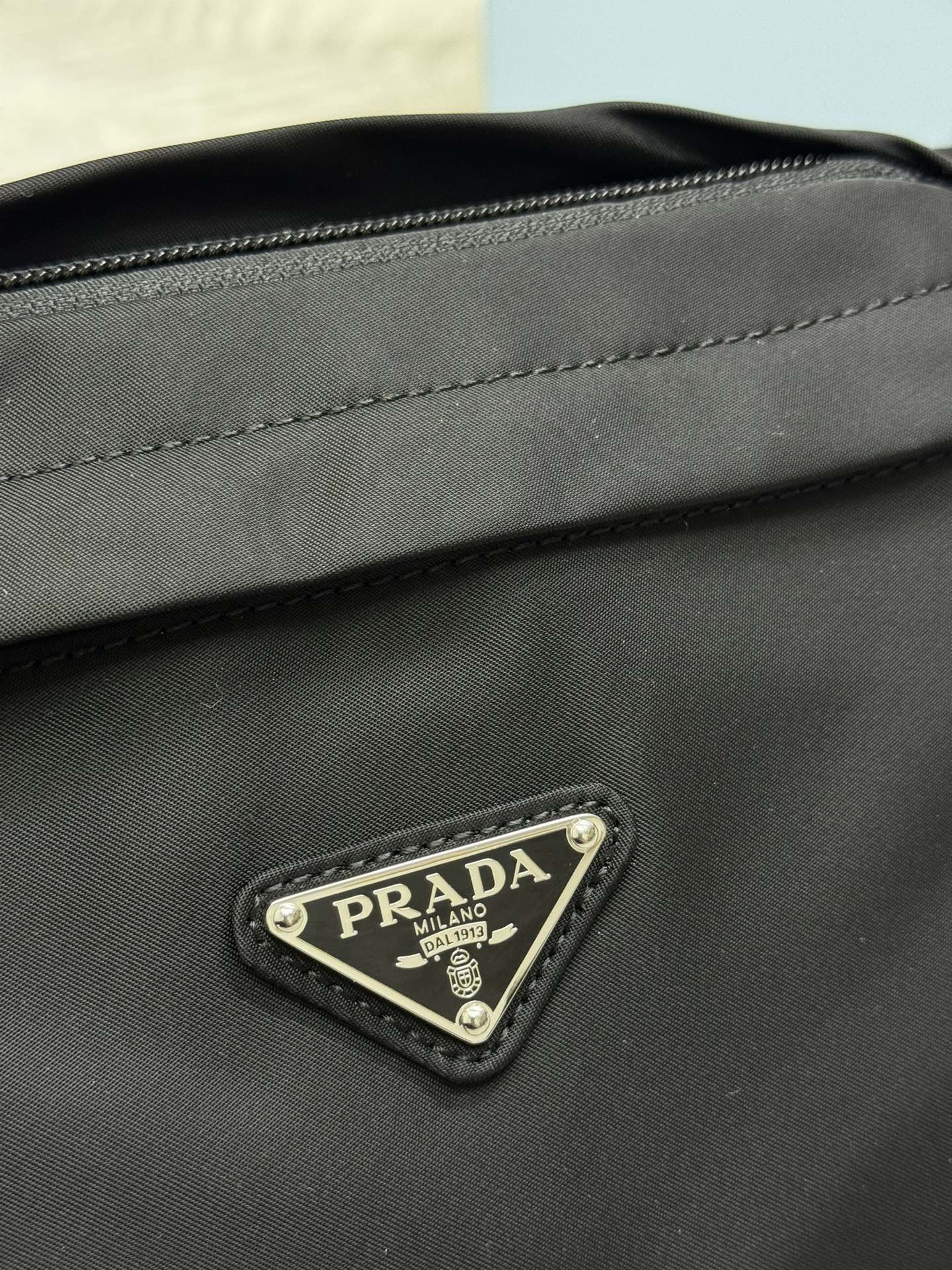 プラダ「Prada」テッスート ウェストバッグ
