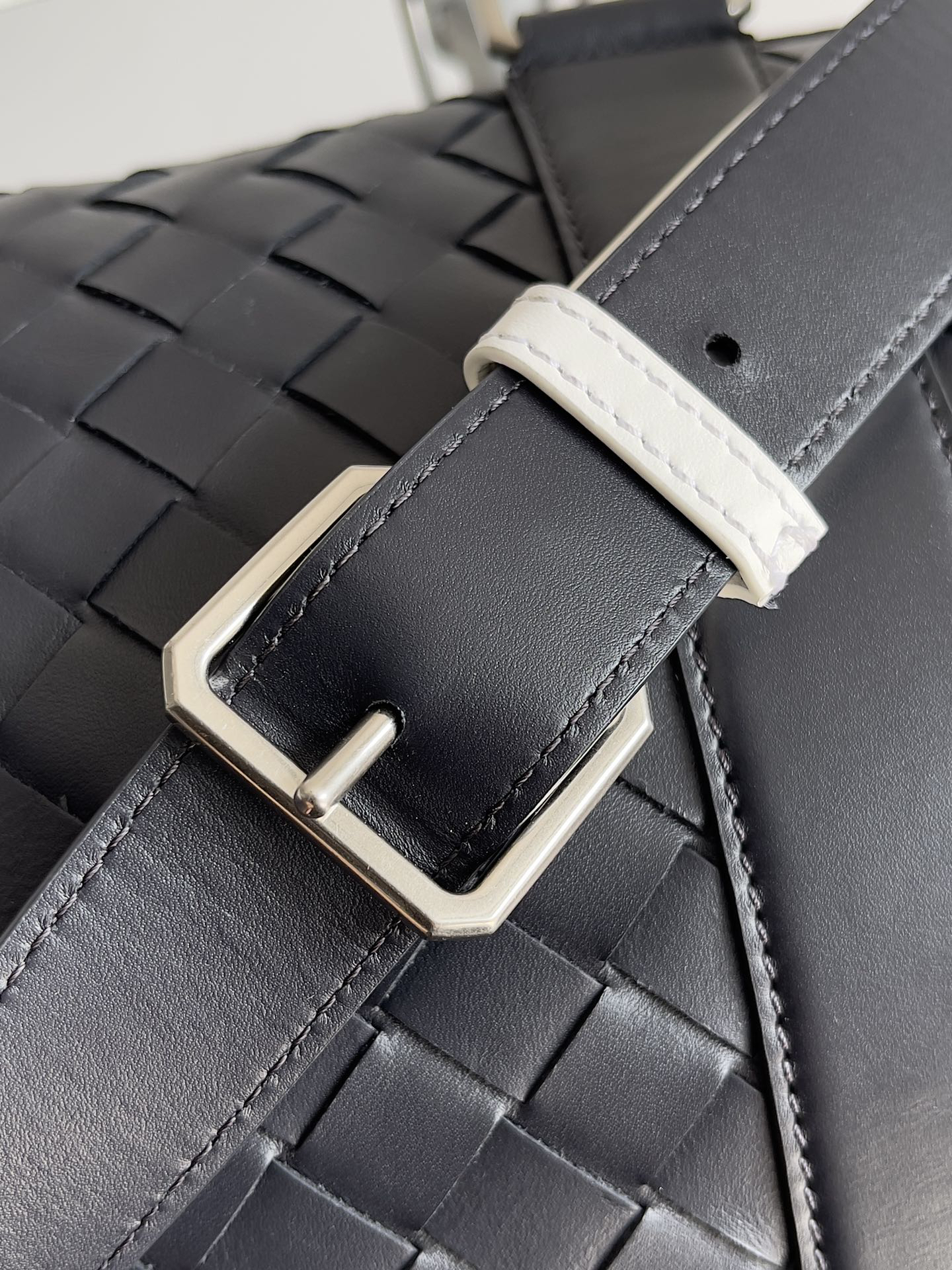 ボッテガ・ヴェネタ「Bottega Veneta」イントレチャート ラージトラベルバッグ