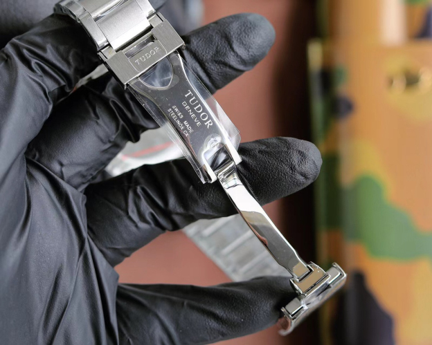 チューダー「Tudor」ブラックベイ 腕時計42MM