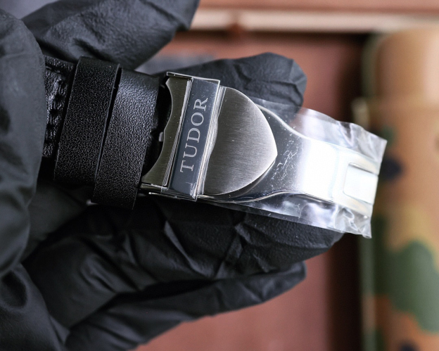 チューダー「Tudor」ブラックベイ 自動巻き腕時計42MM