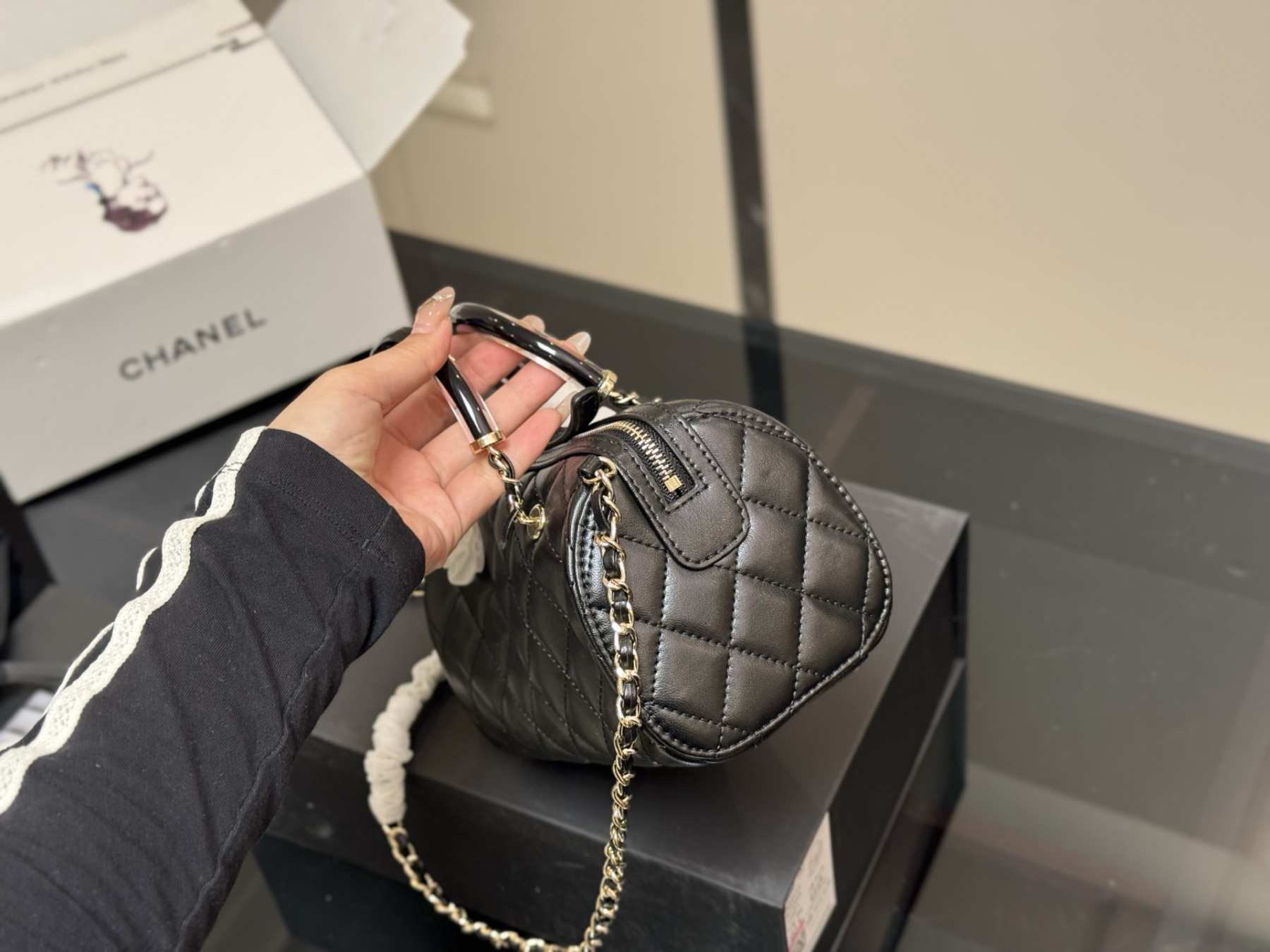 シャネル「Chanel」‌25P ボウリングバッグ