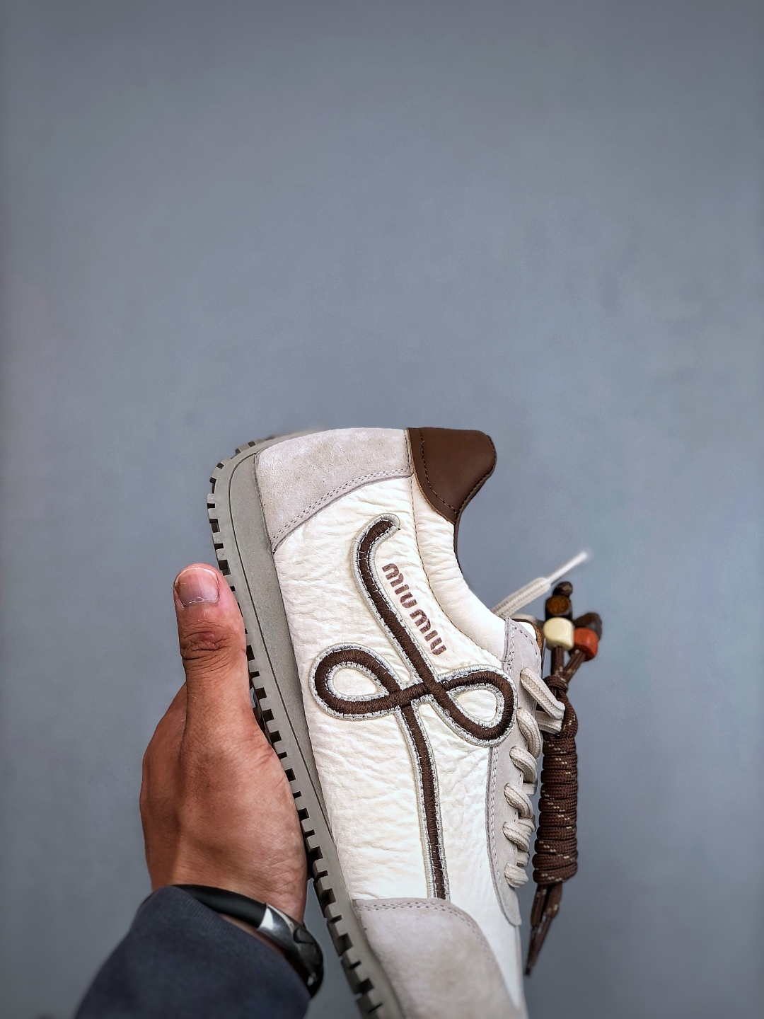 ミュウミュウ「Miu Miu」Prelude シリーズ ― ヴィンテージ×インダストリアル スタイル 多色ブレンドモデル