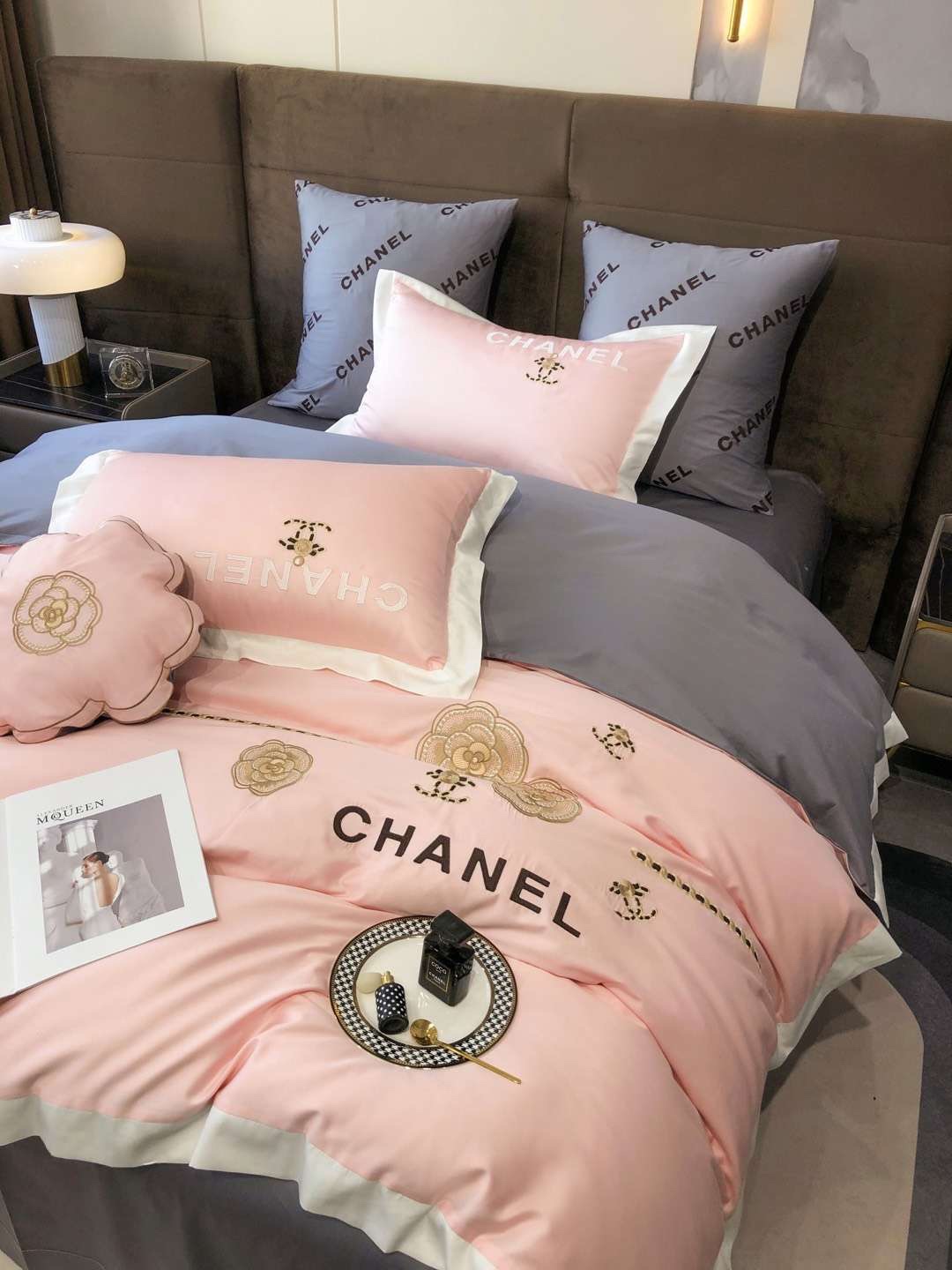 シャネル「Chanel」プレミアムコットン ゴールド＆シルバー刺繍 4点セット