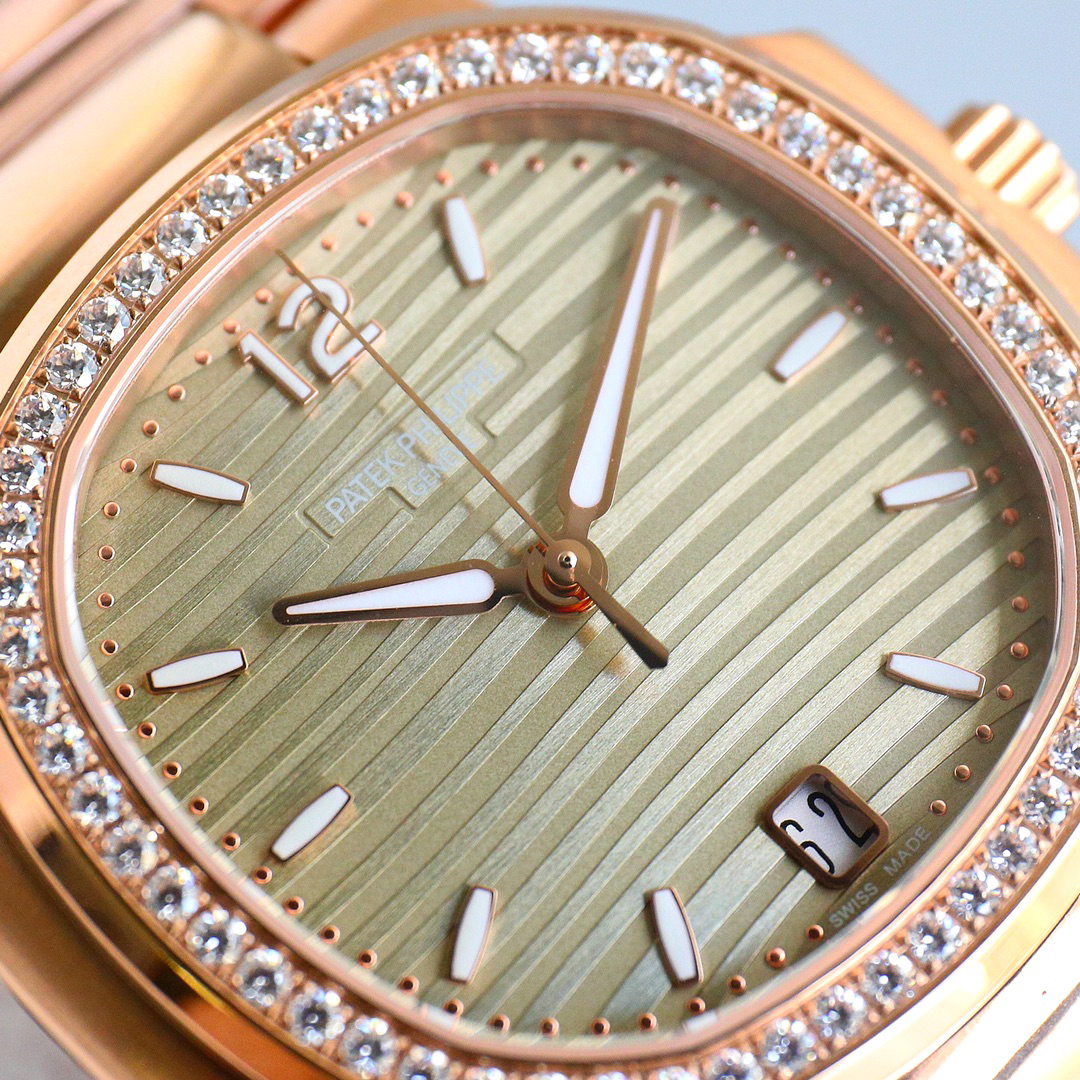 パテック・フィリップ「Patek Philippe」ノーチラス35.2mmレディースウォッチ