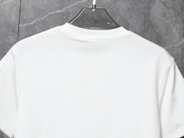 グッチ「Gucci」定番胸元刺繍半袖Tシャツ