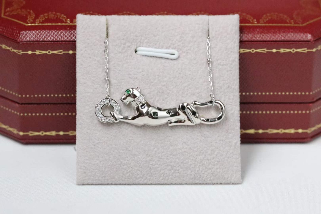 カルティエ「Cartier」パンサー グリーンアイ ペンダント ネックレス
