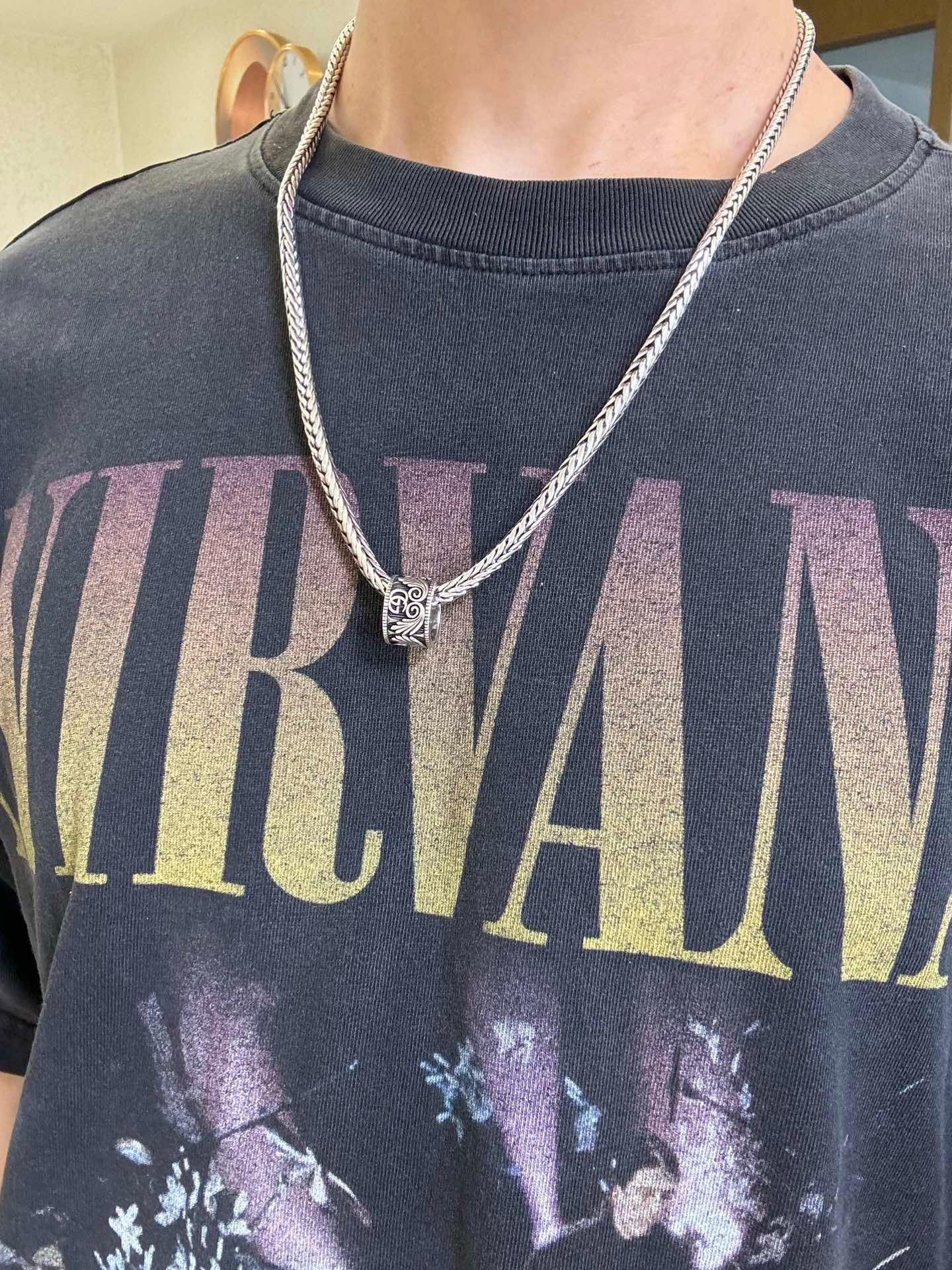 グッチ「Gucci」Anger Forest 双Gチェーン