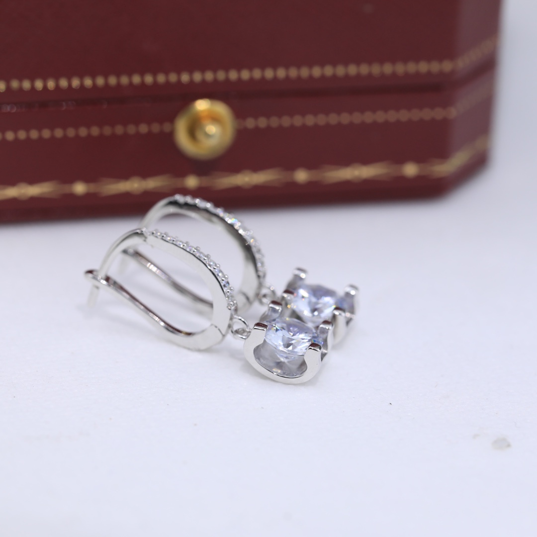 カルティエ「Cartier」ラブ シングルダイヤモンド ホーン ピアス