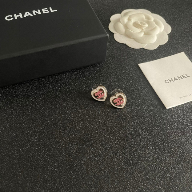 シャネル「Chanel」ハート＆ダブルC ピアス