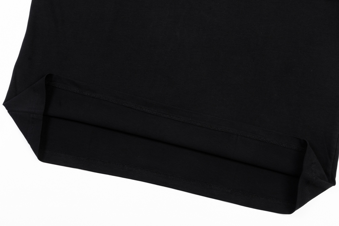 サンローラン「Saint Laurent」エンブロイダードロゴ トップス