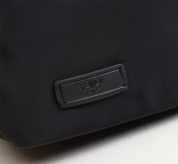 フェンディ「Fendi」 メンズ ラージバックパック