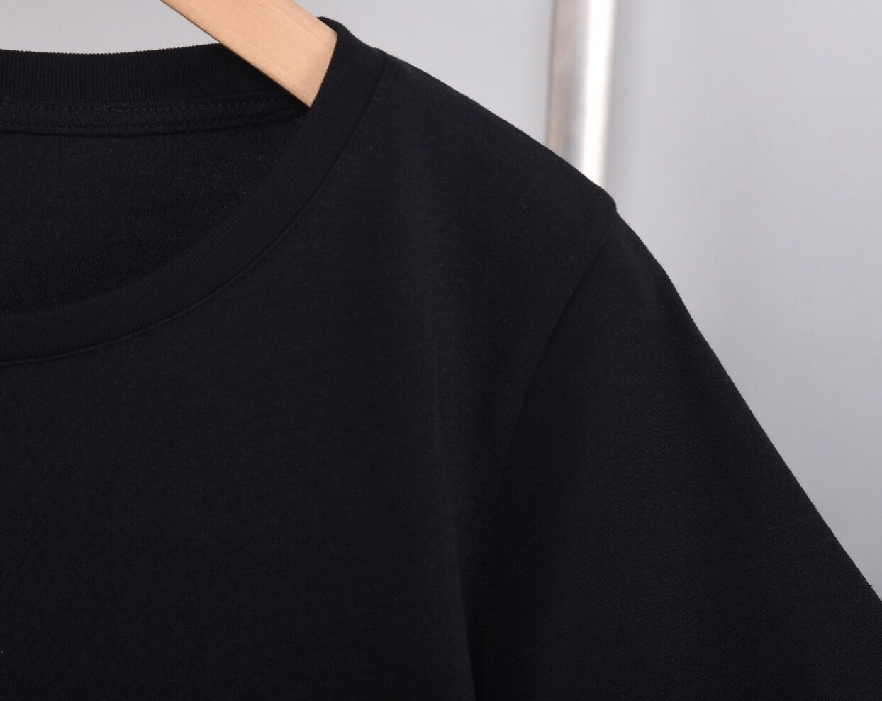 ヴァレンティノ「Valentino」レディース プリント半袖Tシャツ