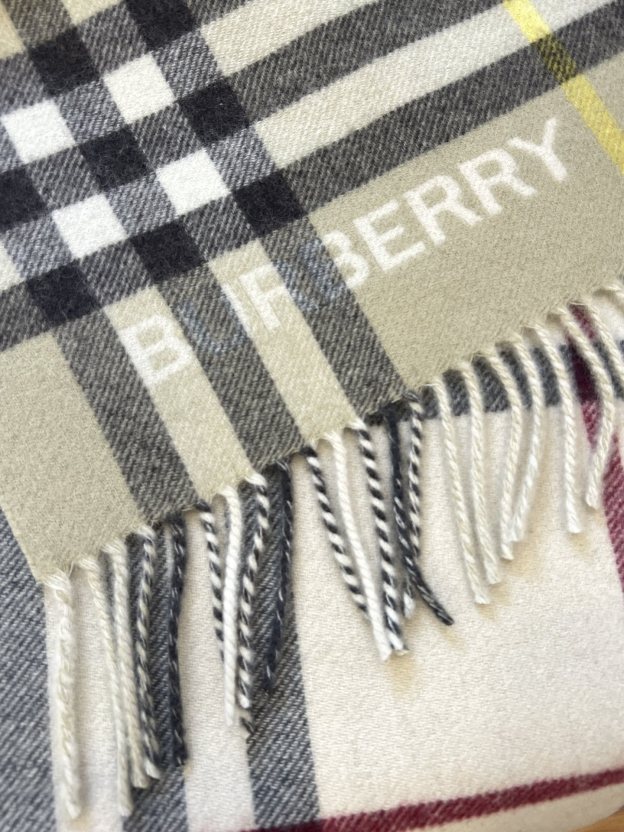 バーバリー「Burberry」コントラスト チェック マフラー (ベージュ×オリーブ)30*168CM