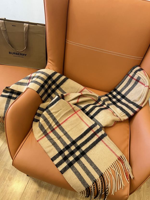 バーバリー「Burberry」フード付き チェック ウールマフラー (210×30cm)