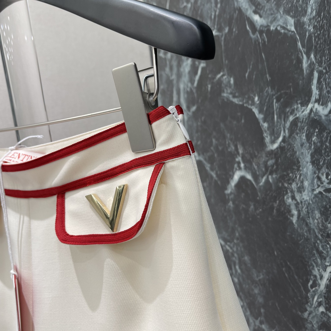 ヴァレンティノ「Valentino」25早秋の新カラーパンツ