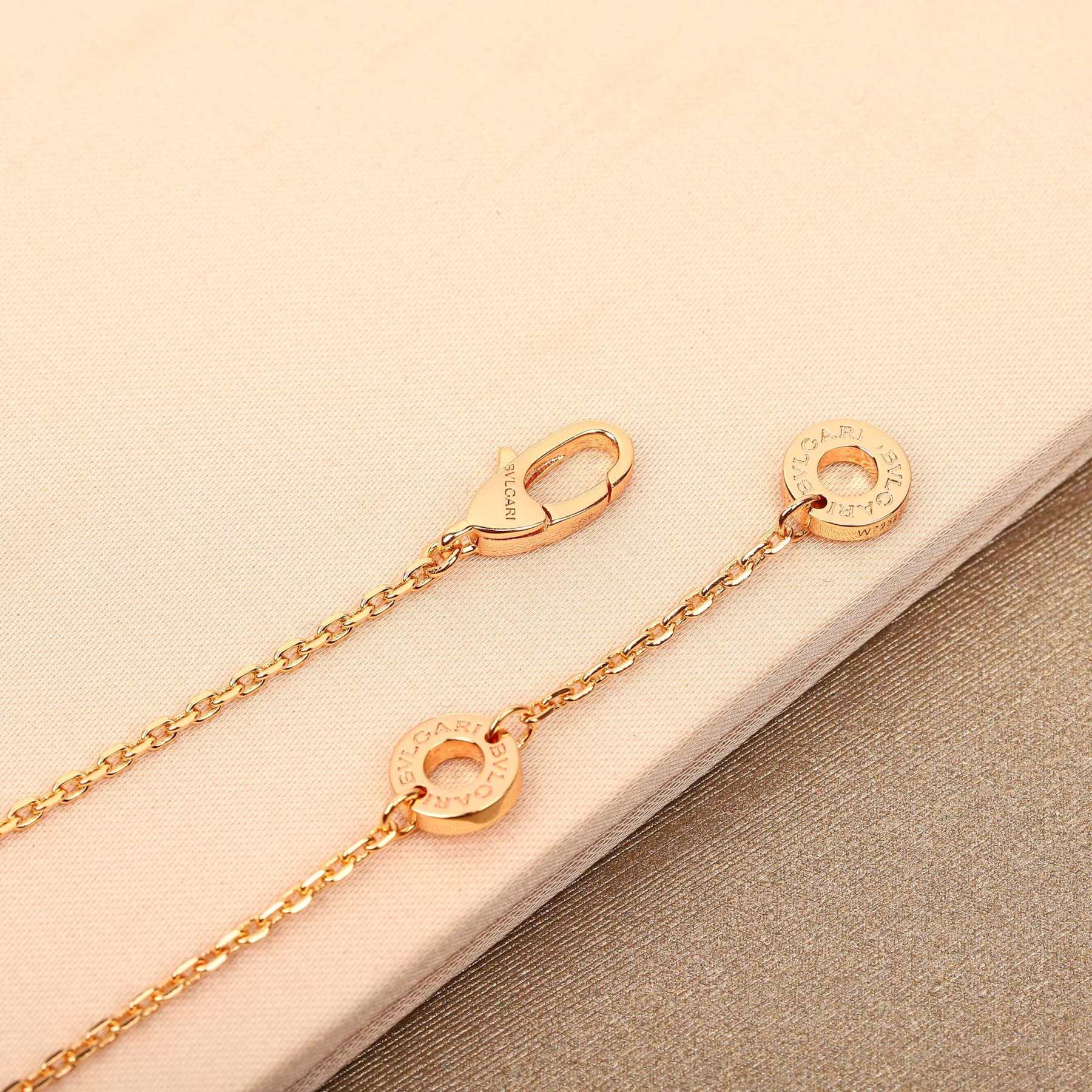 ブルガリ「Bvlgari」DIVAS’ DREAM パールマザーオブシェル 扇形ペンダントネックレス41-43cm