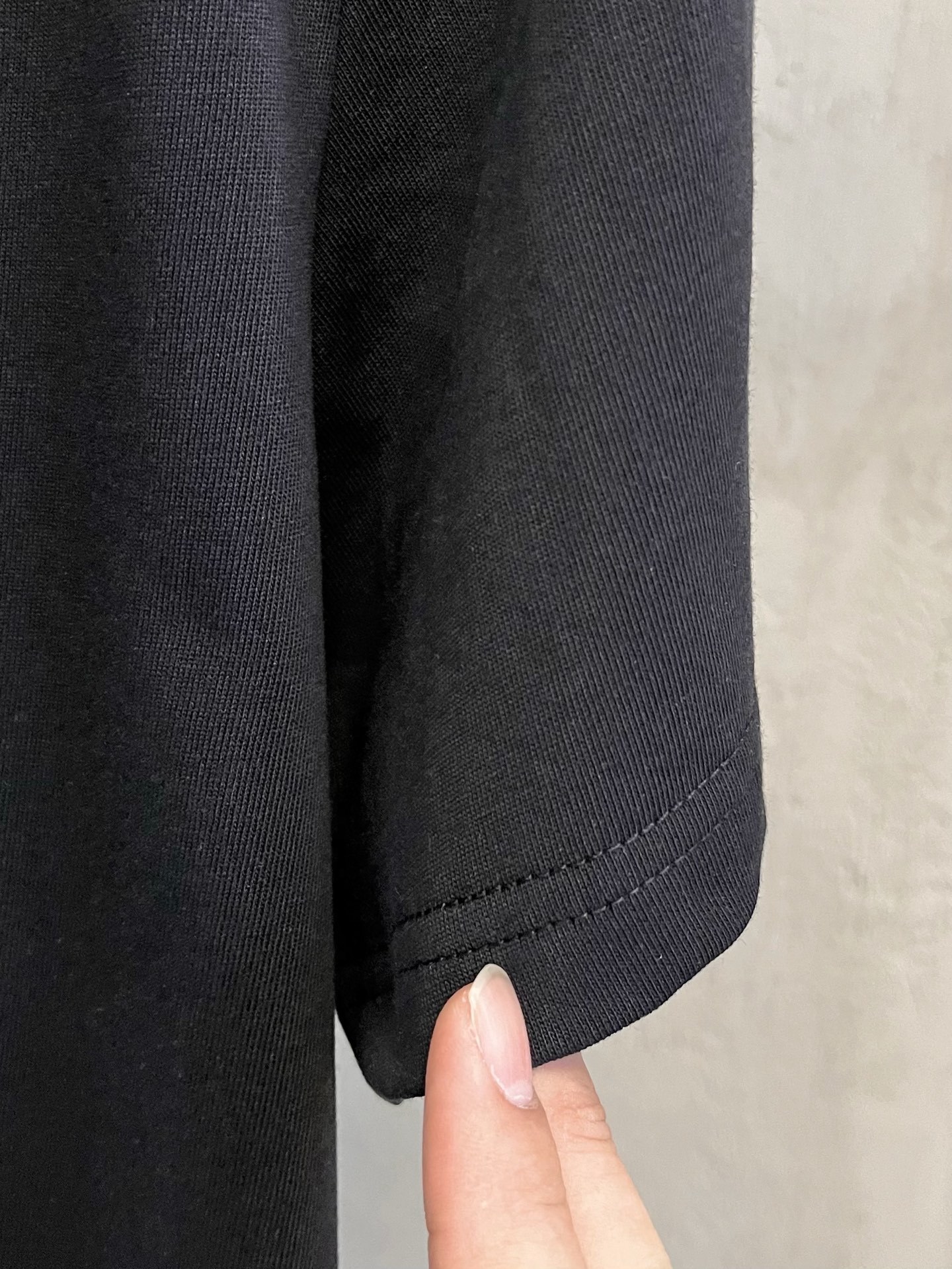 フェンディ「Fendi」25SS 春夏新作 フロントロゴ プリント ショートスリーブTシャツ