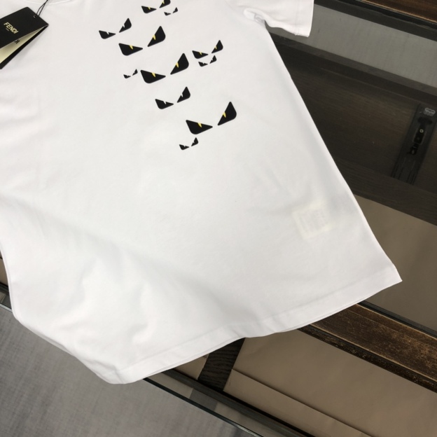 フェンディ「Fendi」25SS マスターコレクション グラフィックプリント ラウンドネック ショートスリーブTシャツ