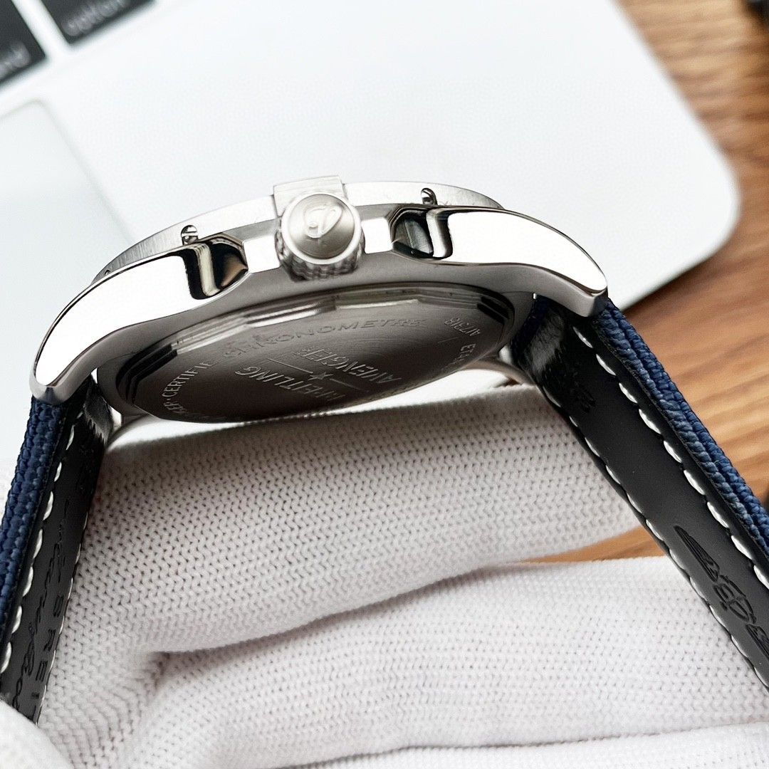 ブライトリング［Breitling］アベンジャー オートマティック43mm 腕時計