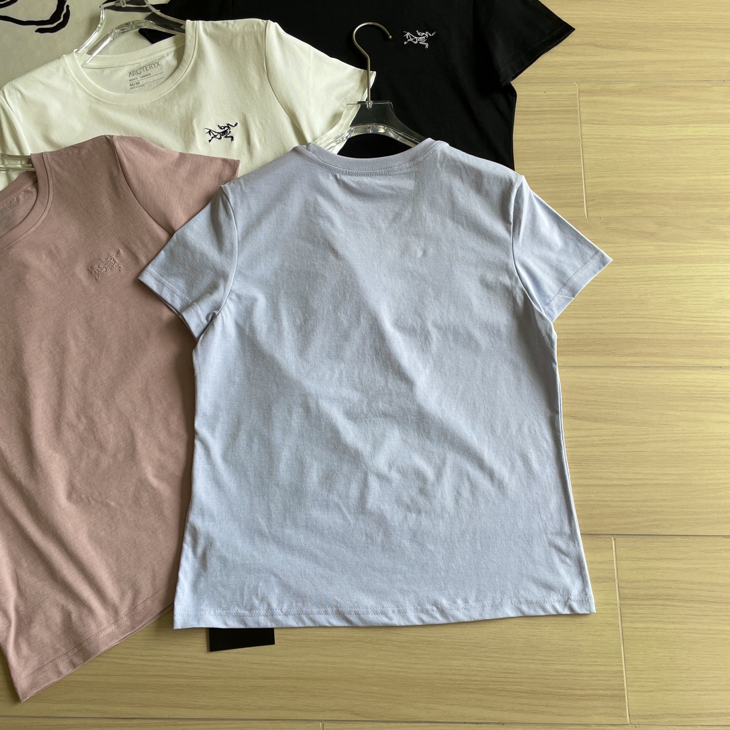 【ワンフォーワン】アークテリクス「ARC'TERYX」Taema 刺繍ロゴ Tシャツ【在庫僅少】