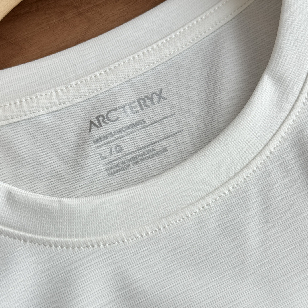 【ワンフォーワン】アークテリクス「ARC'TERYX」Motus クルーネック 速乾Tシャツ（メンズ）【在庫僅少】