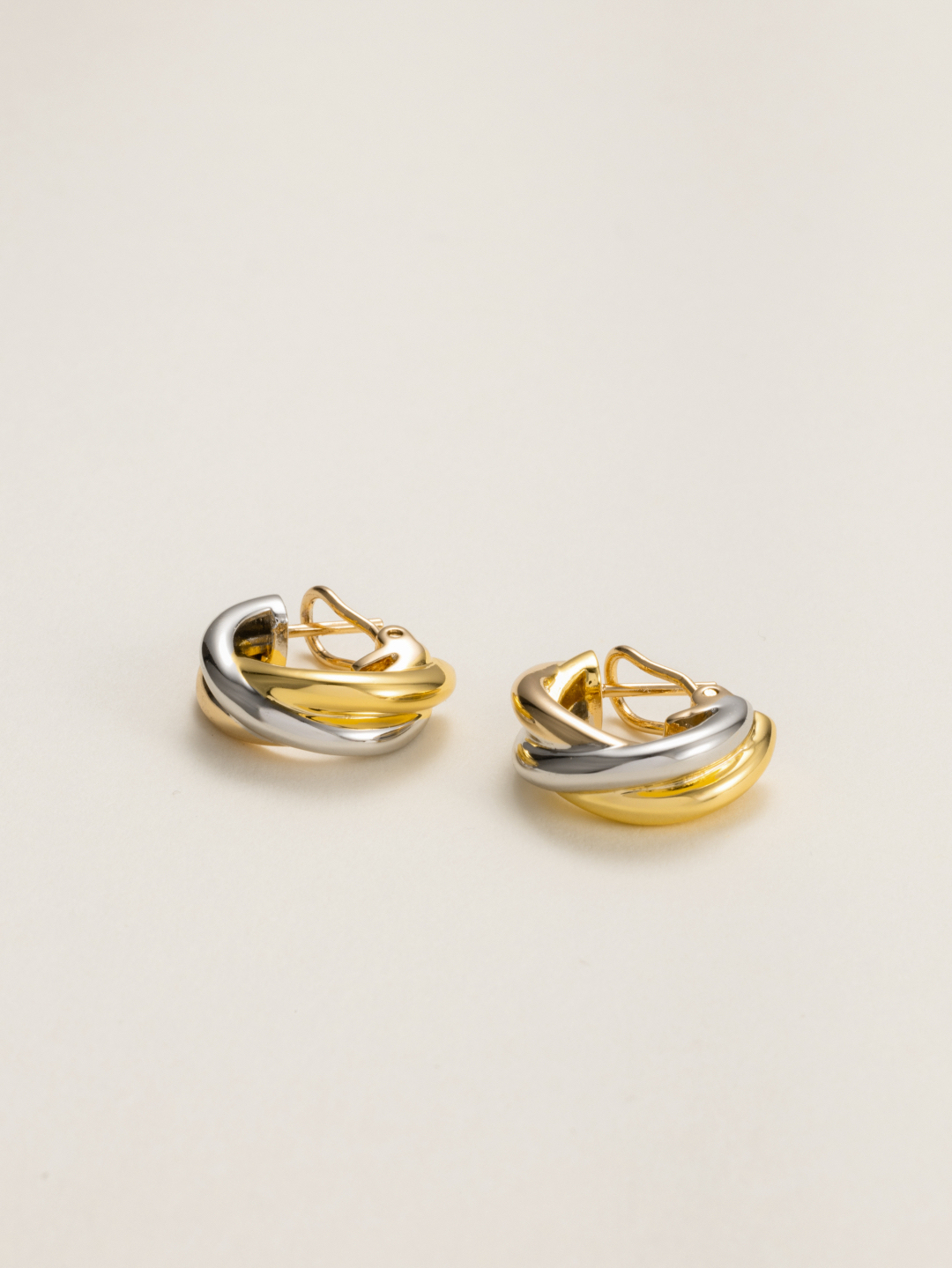 ティファニー「Tiffany & Co.」T トライコロールフープピアス