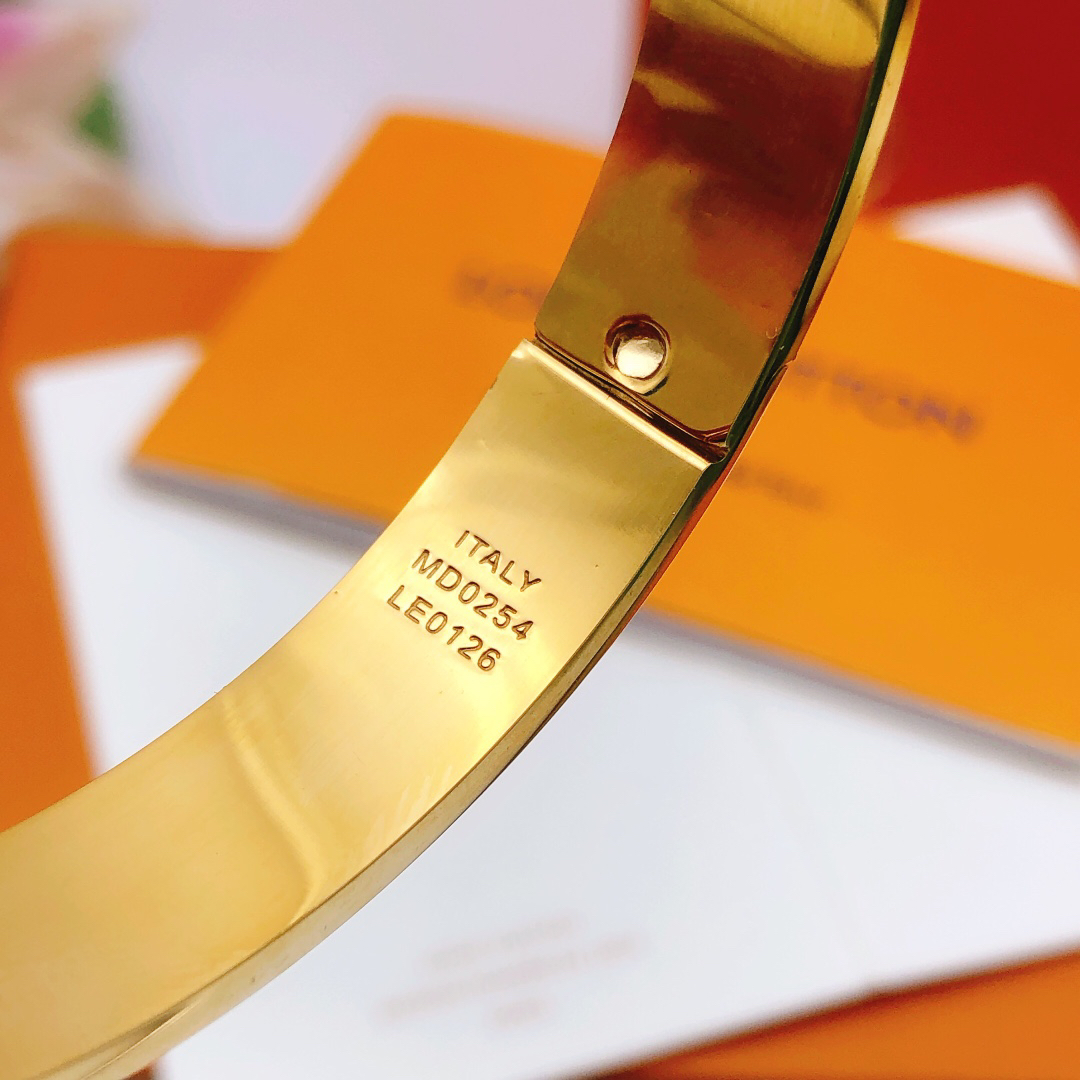 ルイ・ヴィトン「Louis Vuitton」モノグラム ゴールド ブレスレット