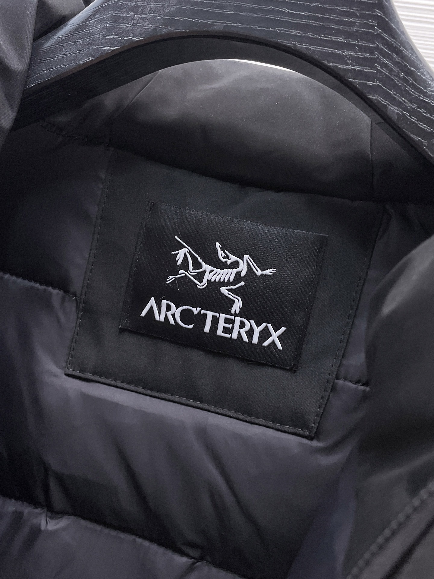 アークテリクス「ARC'TERYX」ロゴデザイン カラーブロック ダウンジャケット