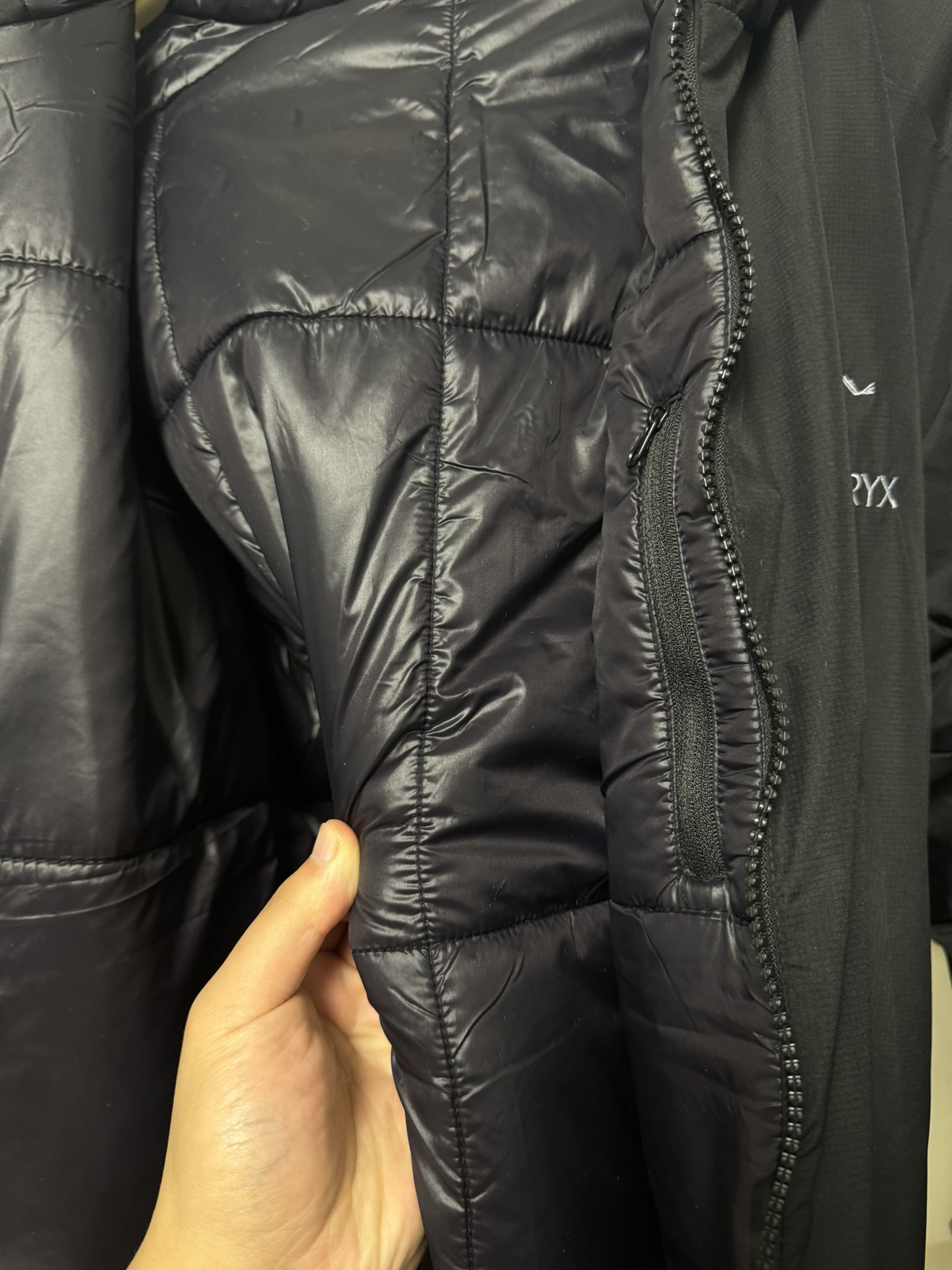 アークテリクス「ARC'TERYX」Atom Hoody メンズ インシュレーテッドジャケット